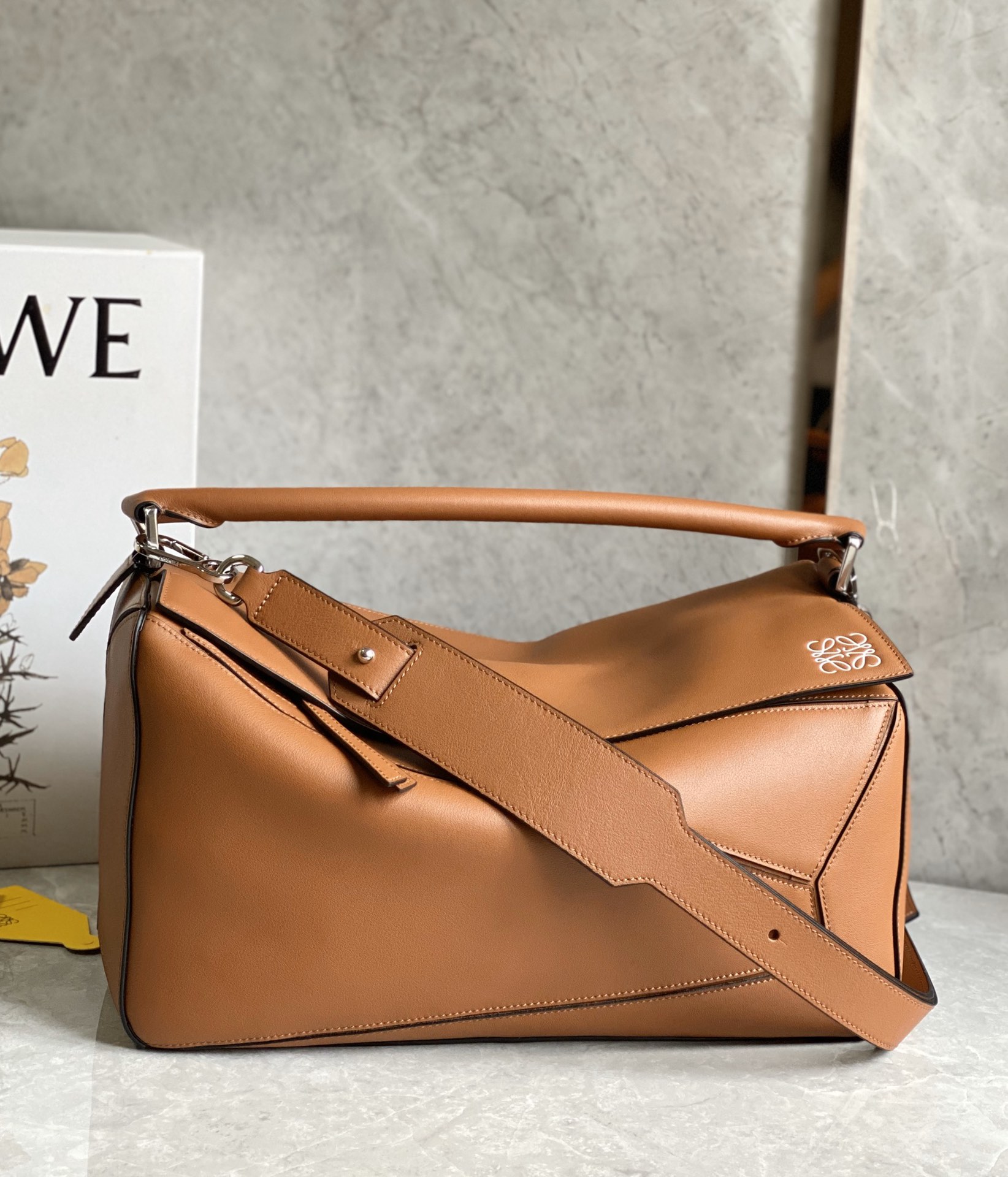 Loewe Large Puzzle Bag in Classic Calfskin Warm Desert